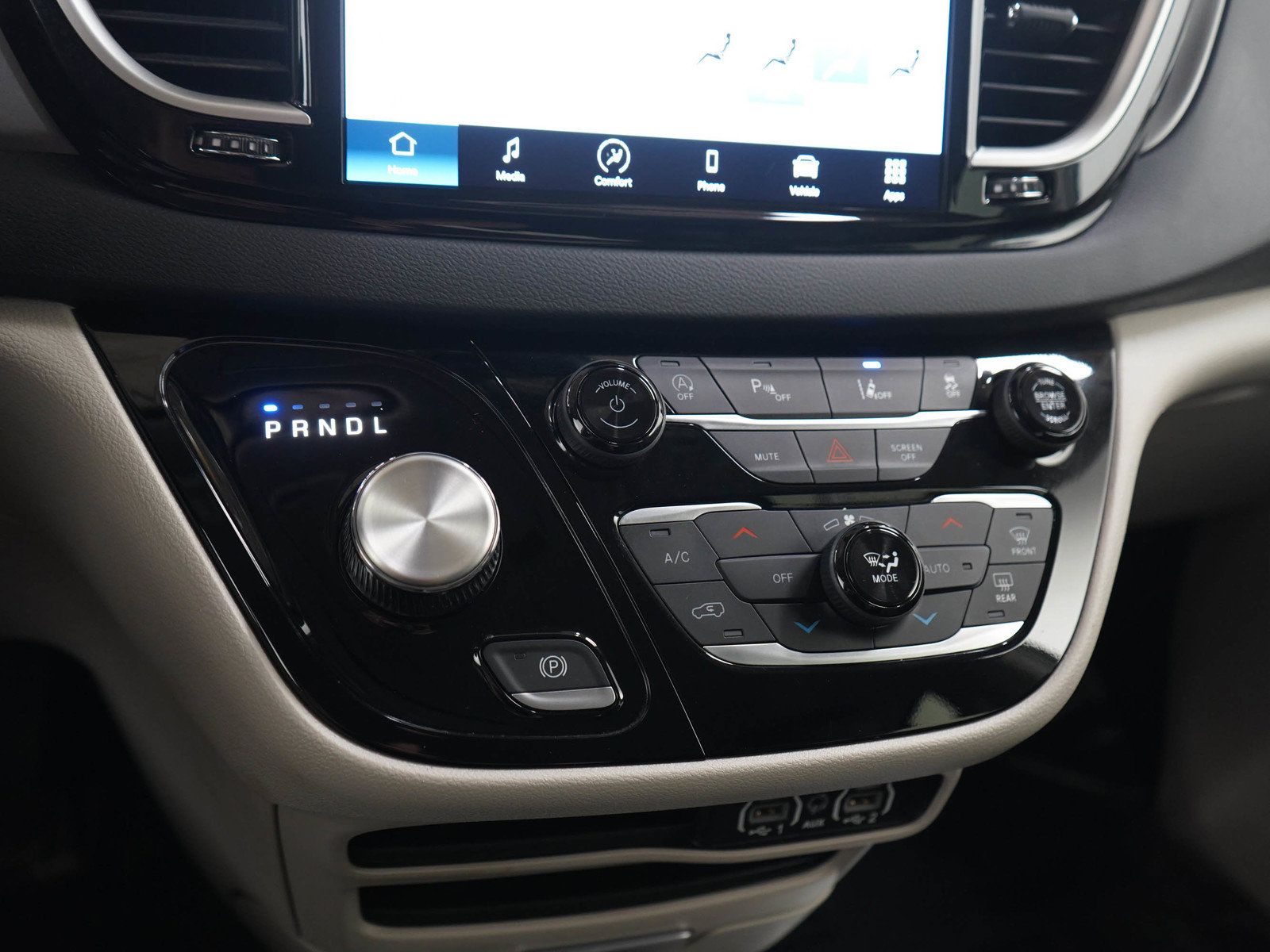 Used 2023 Chrysler Pacifica Touring-L FWD image 26