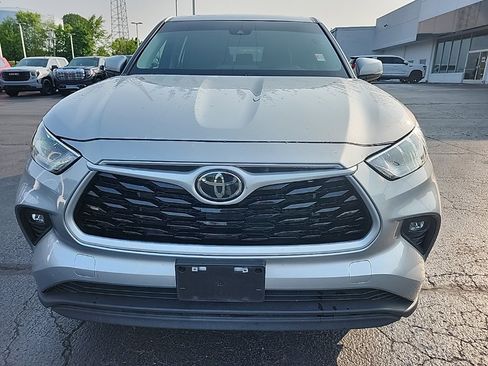 Used 2024 Toyota Highlander LE image 8