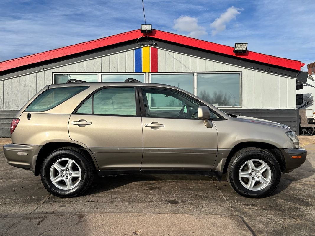 Used 2000 Lexus RX 300 w/ Limited Pkg FWD image 2