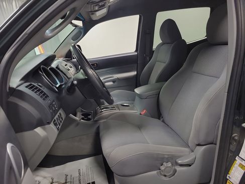 Used 2011 Toyota Tacoma 4x4 Double Cab w/ TRD Off-Road Pkg image 13