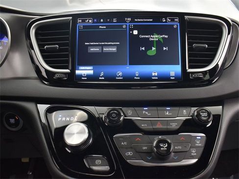 New 2026 Chrysler Voyager LX image 12