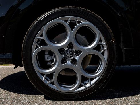 New 2025 Alfa Romeo Tonale w/ Premium Package image 20