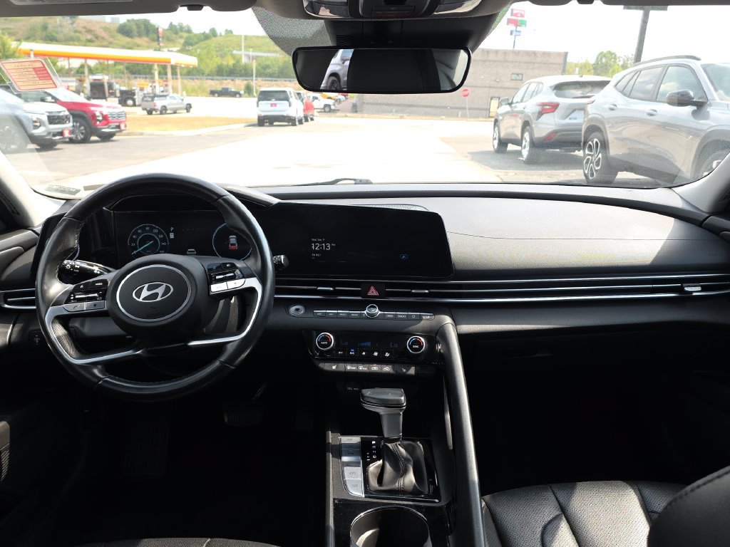 Used 2024 Hyundai Elantra Limited FWD image 30