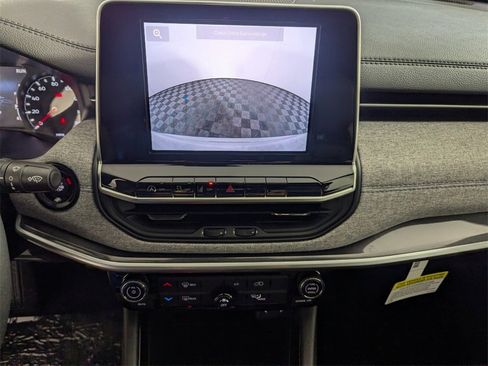 New 2026 Jeep Compass Latitude image 21