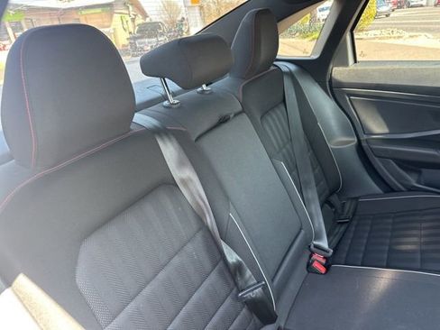 Used 2019 Volkswagen Jetta GLI image 11