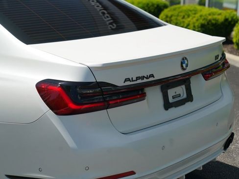 Used 2022 BMW ALPINA B7 xDrive w/ Luxury Rear Seating Package AWD/4WD image 12