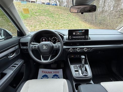 Used 2023 Honda CR-V EX image 10