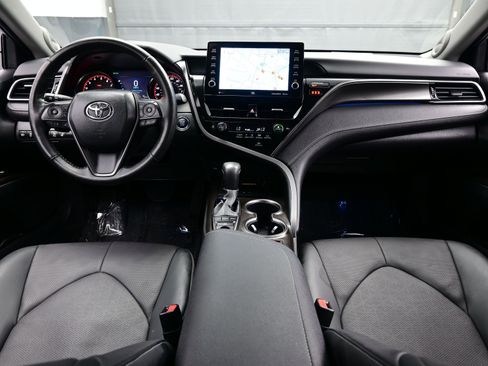 Used 2024 Toyota Camry XSE w/ Navigation Package image 18