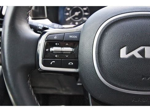 Certified 2023 Kia Sorento SX FWD image 19
