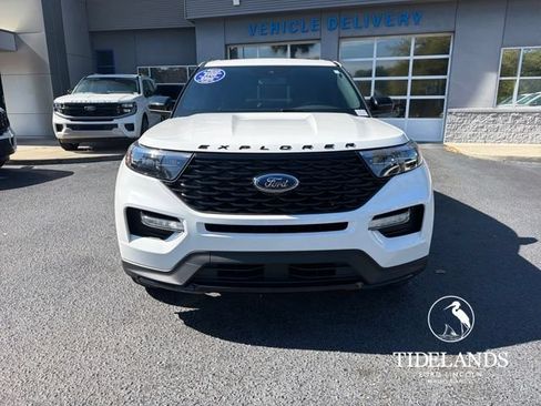 Certified 2023 Ford Explorer ST-Line AWD/4WD image 3