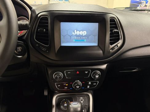 Used 2021 Jeep Compass Latitude AWD/4WD image 42
