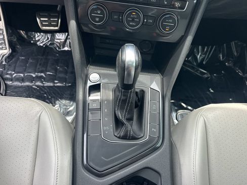 Used 2021 Volkswagen Tiguan SE R-Line FWD image 22