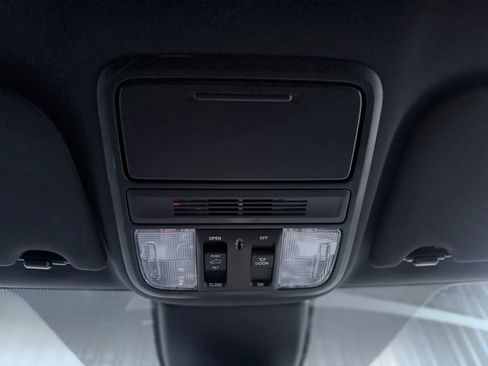 Used 2024 Honda Odyssey Sport image 42