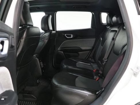 Used 2023 Jeep Compass Latitude w/ Sun and Sound Group AWD/4WD image 35