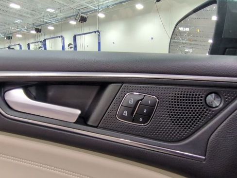 Used 2023 Ford Edge Titanium AWD/4WD image 12