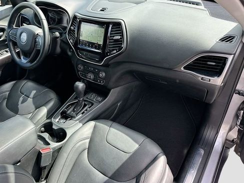 Used 2019 Jeep Cherokee Limited image 29