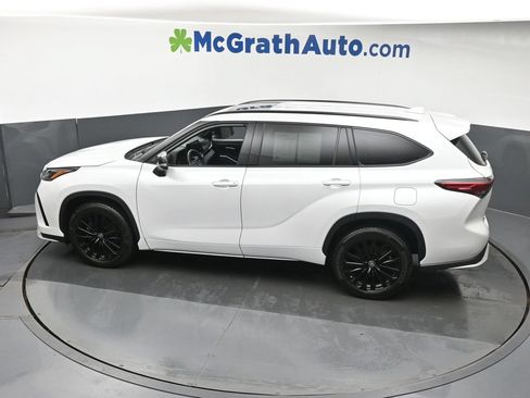 Used 2023 Toyota Highlander XSE AWD/4WD image 25