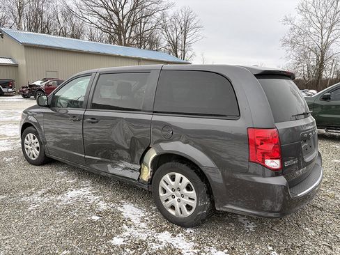 Used 2019 Dodge Grand Caravan SE w/ UConnect Hands-Free Group image 3