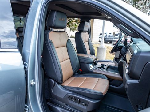 Used 2024 Chevrolet Silverado 3500 High Country w/ High Country Premium Package image 31