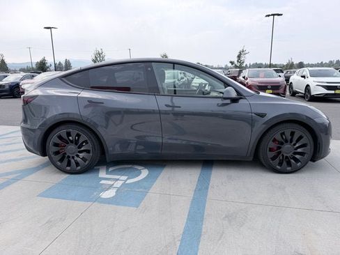 Used 2022 Tesla Model Y Performance AWD/4WD image 5