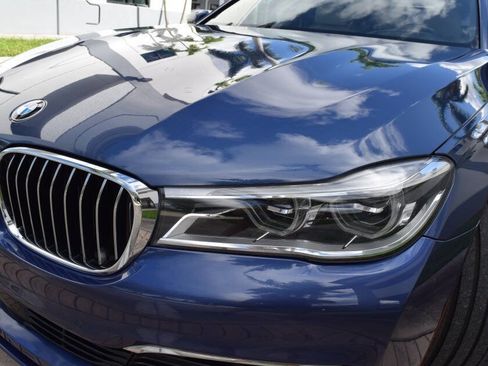 Used 2017 BMW ALPINA B7 xDrive AWD/4WD image 11