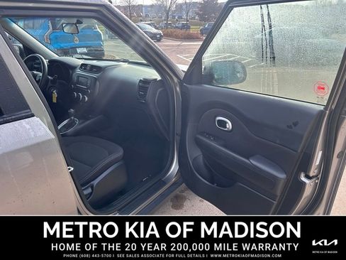 Used 2017 Kia Soul image 28