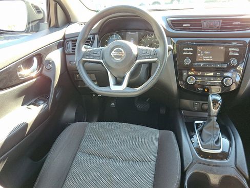 Used 2017 Nissan Rogue Sport SV image 14