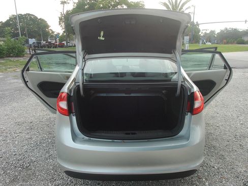 Used 2012 Ford Fiesta S FWD image 29
