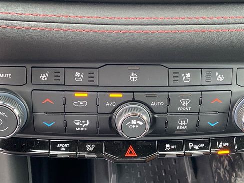 Used 2025 Dodge Durango R/T AWD/4WD image 17