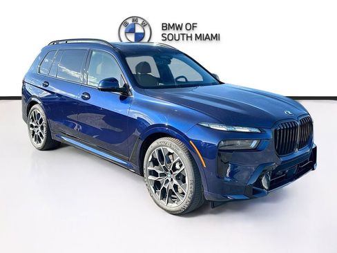 New 2026 BMW X7 xDrive40i w/ M Sport Package AWD/4WD image 1