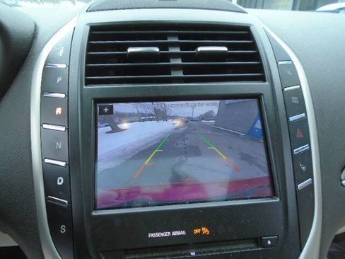 Used 2019 Lincoln MKC Reserve image 12