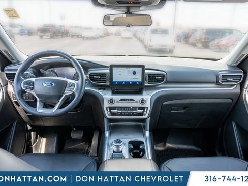 Used 2023 Ford Explorer XLT w/ Equipment Group 202A AWD/4WD image 3