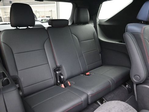 Used 2024 Chevrolet Traverse RS image 10