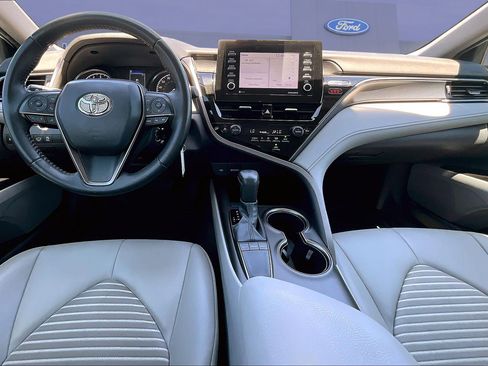 Used 2022 Toyota Camry SE FWD image 7