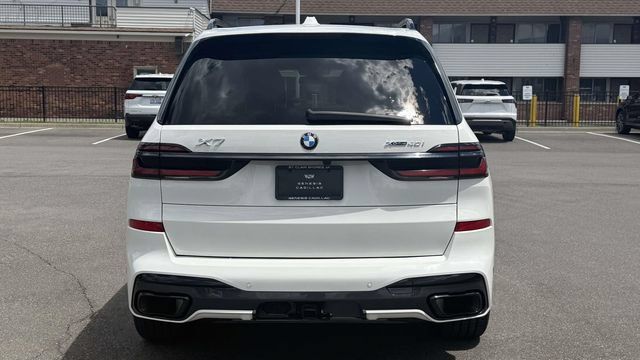 Used 2024 BMW X7 xDrive40i w/ M Sport Package AWD/4WD image 39
