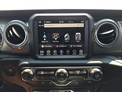 Used 2023 Jeep Gladiator Overland AWD/4WD image 22