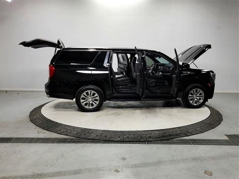 Used 2021 GMC Yukon XL Denali image 16