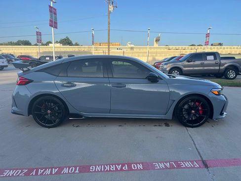 Used 2025 Honda Civic Type R image 4