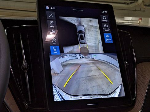 New 2026 Volvo XC60 B5 Ultra w/ Protection Package Premier image 17