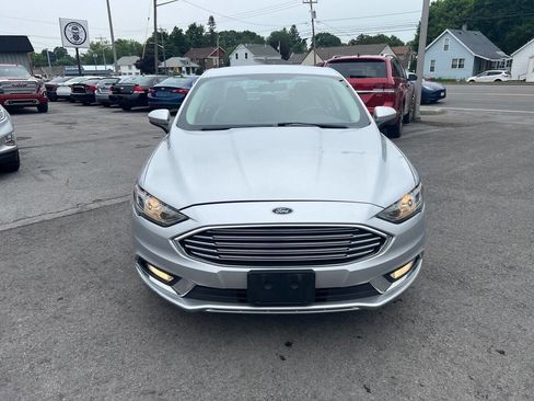 Used 2017 Ford Fusion SE w/ Equipment Group 201A image 8