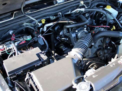 Used 2008 Jeep Wrangler Unlimited Sahara w/ Trailer Tow Group image 19