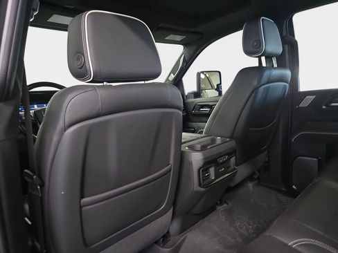 Used 2024 GMC Sierra 2500 AT4X w/ AT4X AEV Edition image 16