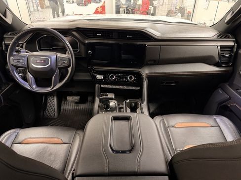 Used 2022 GMC Sierra 1500 AT4 w/ AT4 Preferred Package image 7