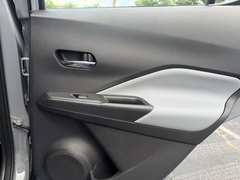 Used 2023 Nissan Kicks SR w/ SR Premium Package FWD image 28