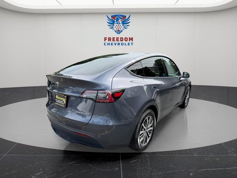Used 2023 Tesla Model Y Long Range AWD/4WD image 7