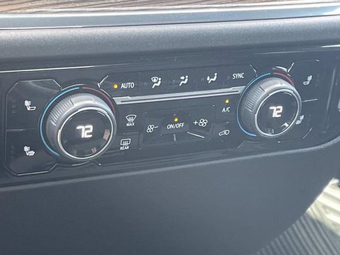 Used 2023 Chevrolet Silverado 1500 LT AWD/4WD image 12