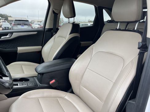 Used 2020 Ford Escape SEL image 9