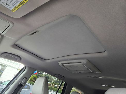 Used 2016 Honda Pilot Touring image 11