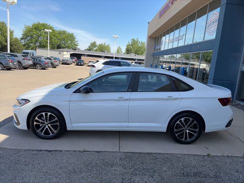 Certified 2025 Volkswagen Jetta Sport FWD image 5