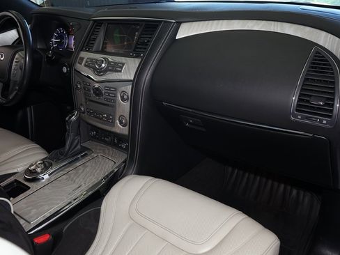 Used 2019 INFINITI QX80 Limited w/ All-Season Package image 11